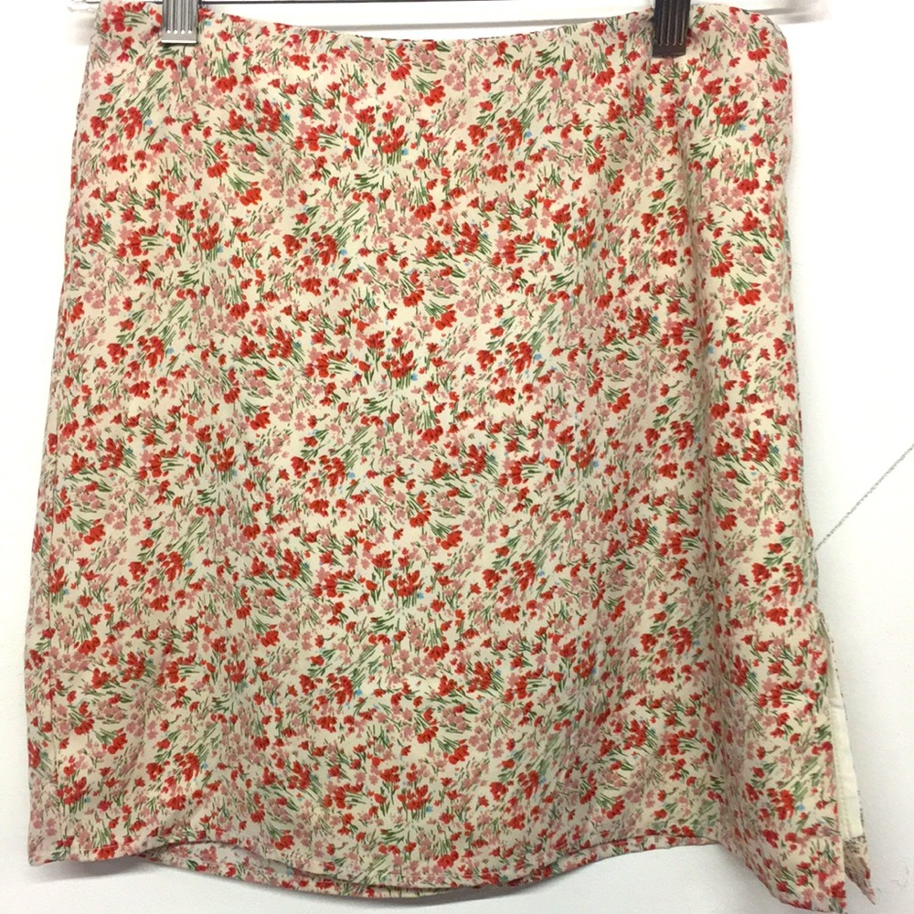 Pink Lily small floral skirt. New. Has tag